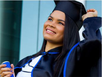 university-graduate-photoshoot